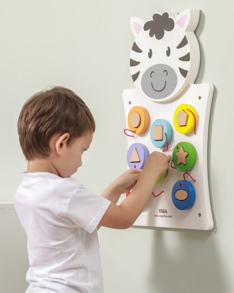 Drewniana tablica manipulacyjna zebra – sorter kształtów na sznurkach, Montessori, certyfikat FSC