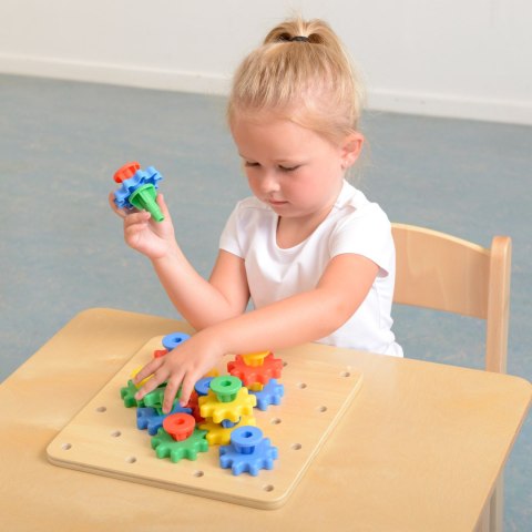 Drewniana tablica Montessori – koła zębate, budowanie mechanizmów Drewniana tablica Montessori – koła zębate, budowanie mechanizmów