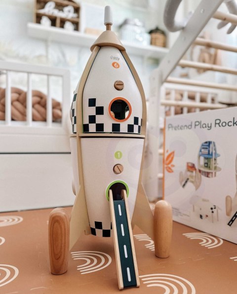 Drewniana rakieta – domek dla dzieci z figurkami i akcesoriami
