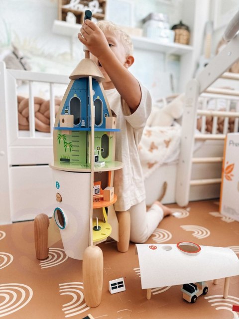 Drewniana rakieta – domek dla dzieci z figurkami i akcesoriami