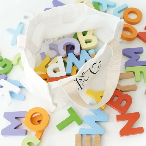Drewniane literki – układanka edukacyjna dla dzieci Drewniane literki – układanka edukacyjna dla dzieci