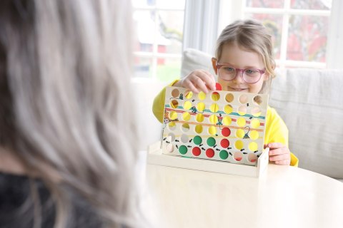 Drewniana gra edukacyjna 4 w Rzędzie – Connect 4, Pippi Langstrumpf Drewniana gra edukacyjna 4 w Rzędzie – Connect 4, Pippi Langstrumpf