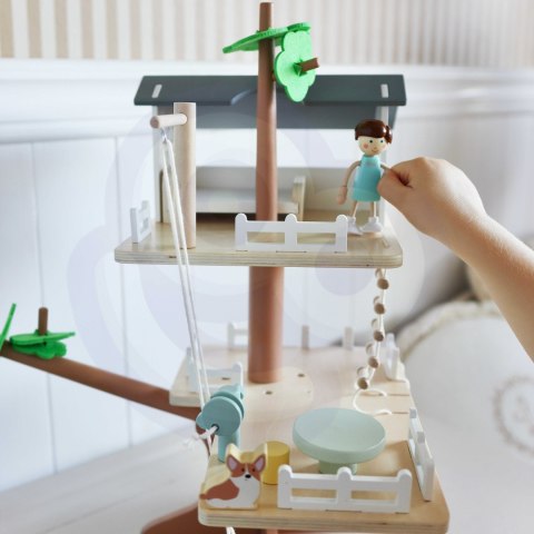 Drewniany domek na drzewie dla lalek – 31 el. Drewniany domek na drzewie dla lalek – 31 el.